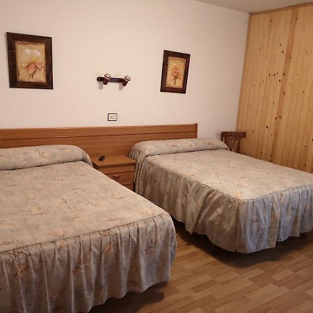 Hostal Pirineos Sarvise Exterior photo