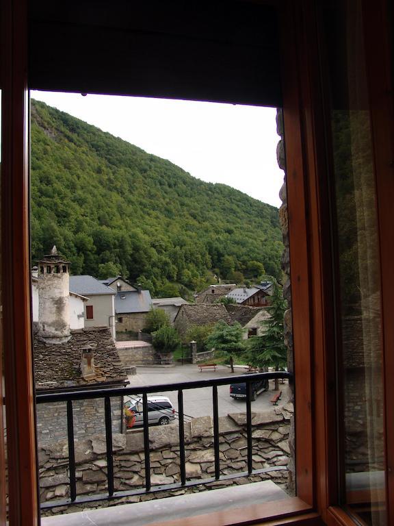 Hostal Pirineos Sarvise Room photo