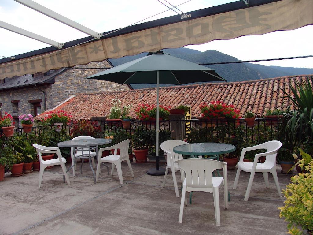 Hostal Pirineos Sarvise Exterior photo