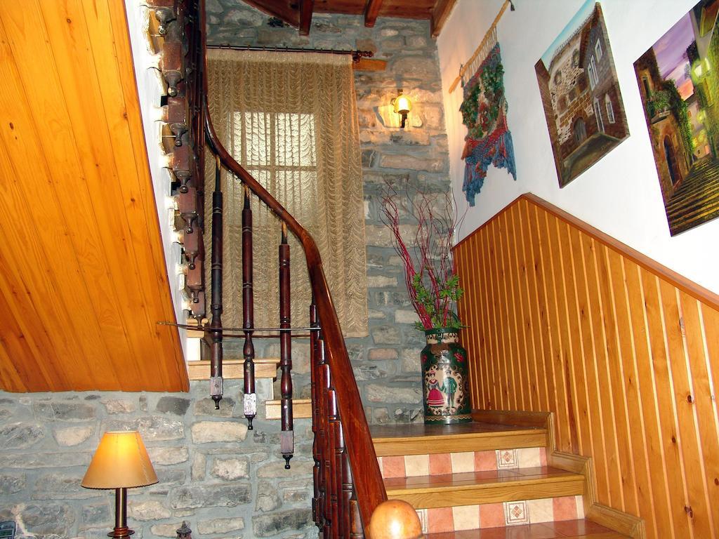 Hostal Pirineos Sarvise Exterior photo