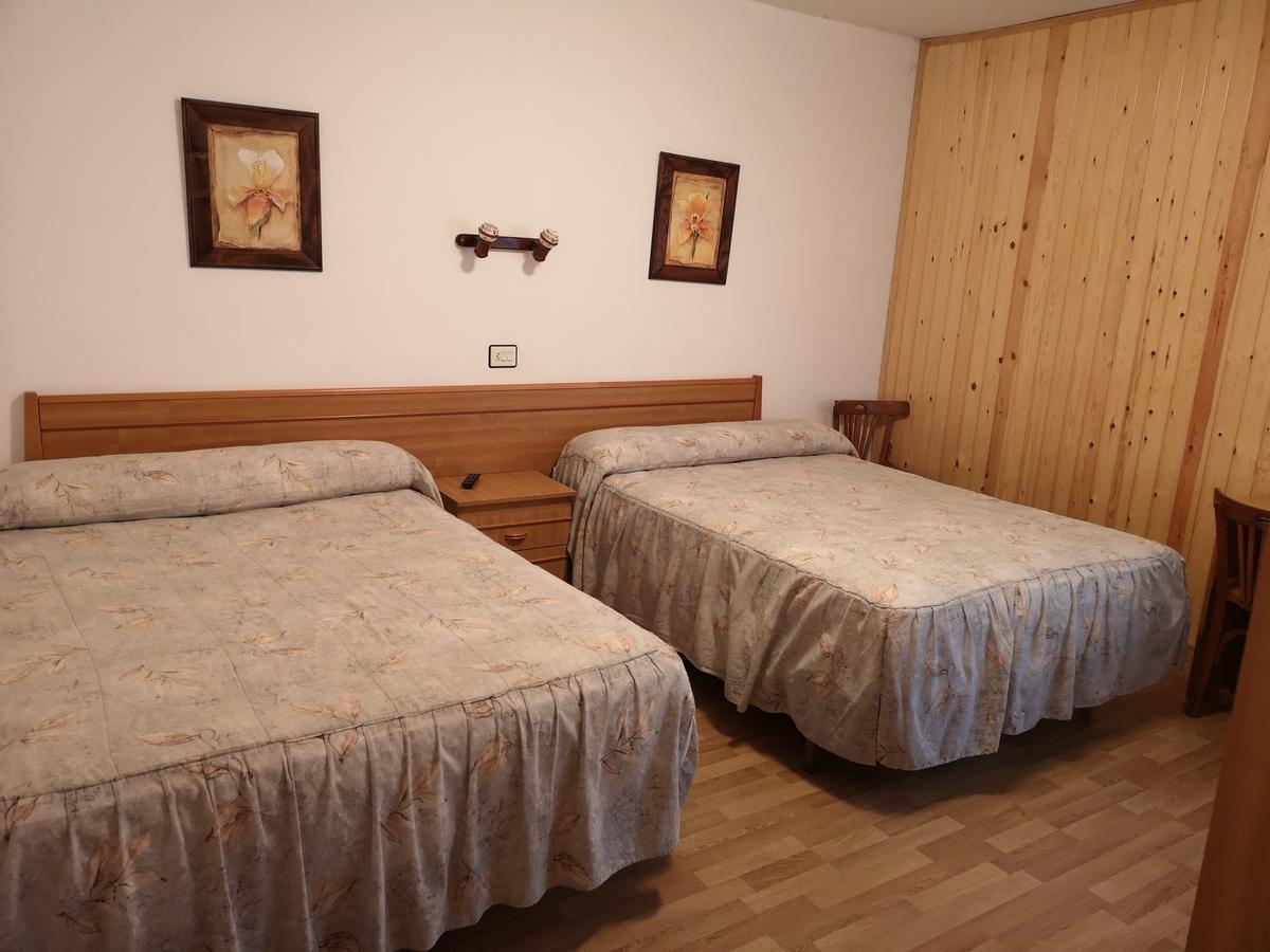 Hostal Pirineos Sarvise Exterior photo